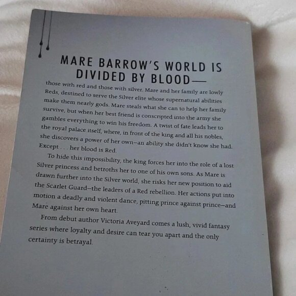 Red Queen by Victoria  Aveyard | YA | Fantasy | Fiction | Paperback - Picture 2 of 2